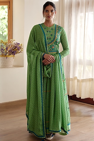 Green Embroidered Anarkali Set by Shyam Narayan Prasad