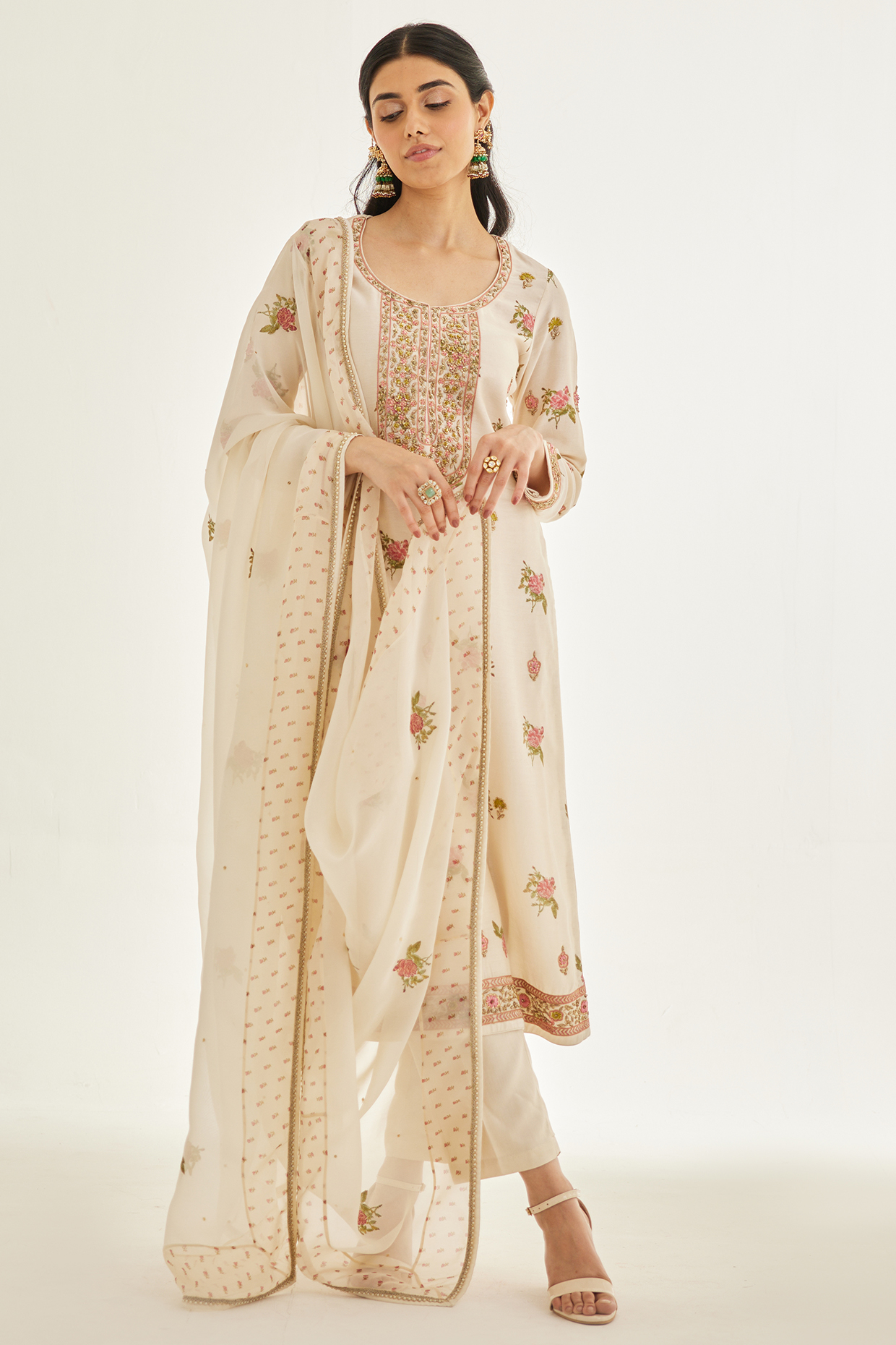 Papyrus White Chanderi Embroidered Kurta Set by Shyam Narayan Prasad at Pernia's Pop Up Shop