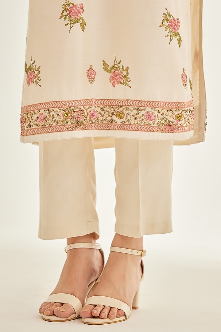 Papyrus White Chanderi Embroidered Kurta Set by Shyam Narayan Prasad at Pernia's Pop Up Shop