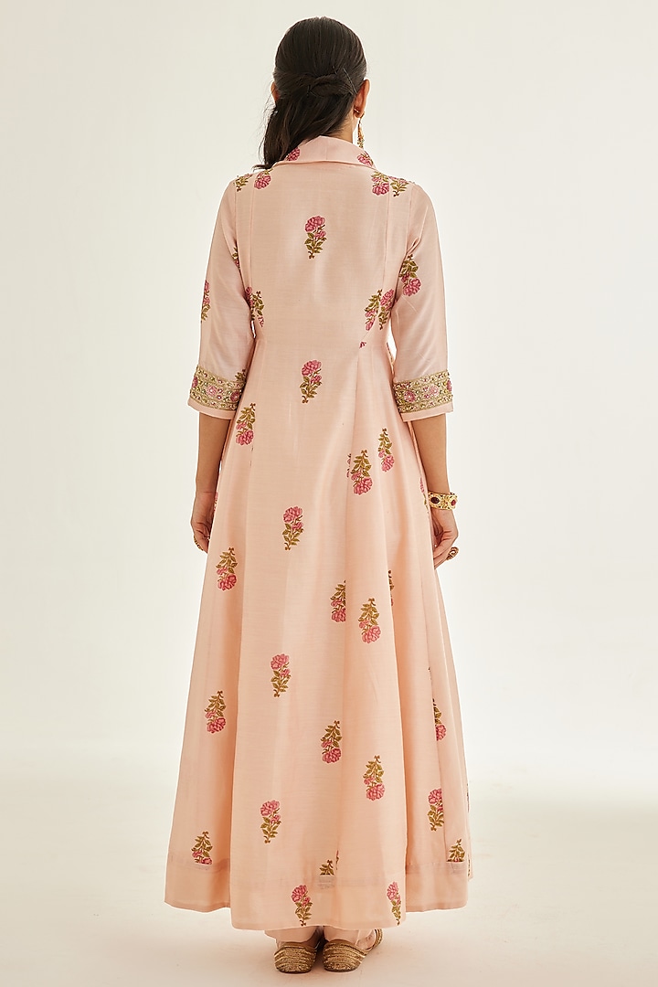Shell Pink Chanderi Embroidered Angrakha Set by Shyam Narayan Prasad at Pernia's Pop Up Shop