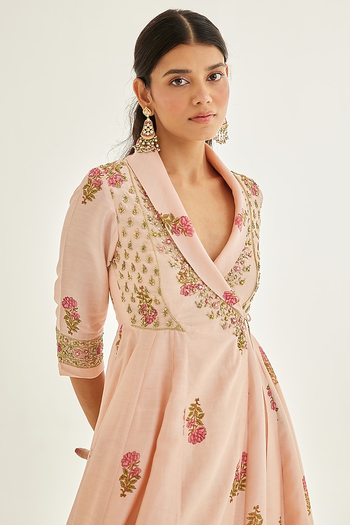 Shell Pink Chanderi Embroidered Angrakha Set by Shyam Narayan Prasad at Pernia's Pop Up Shop