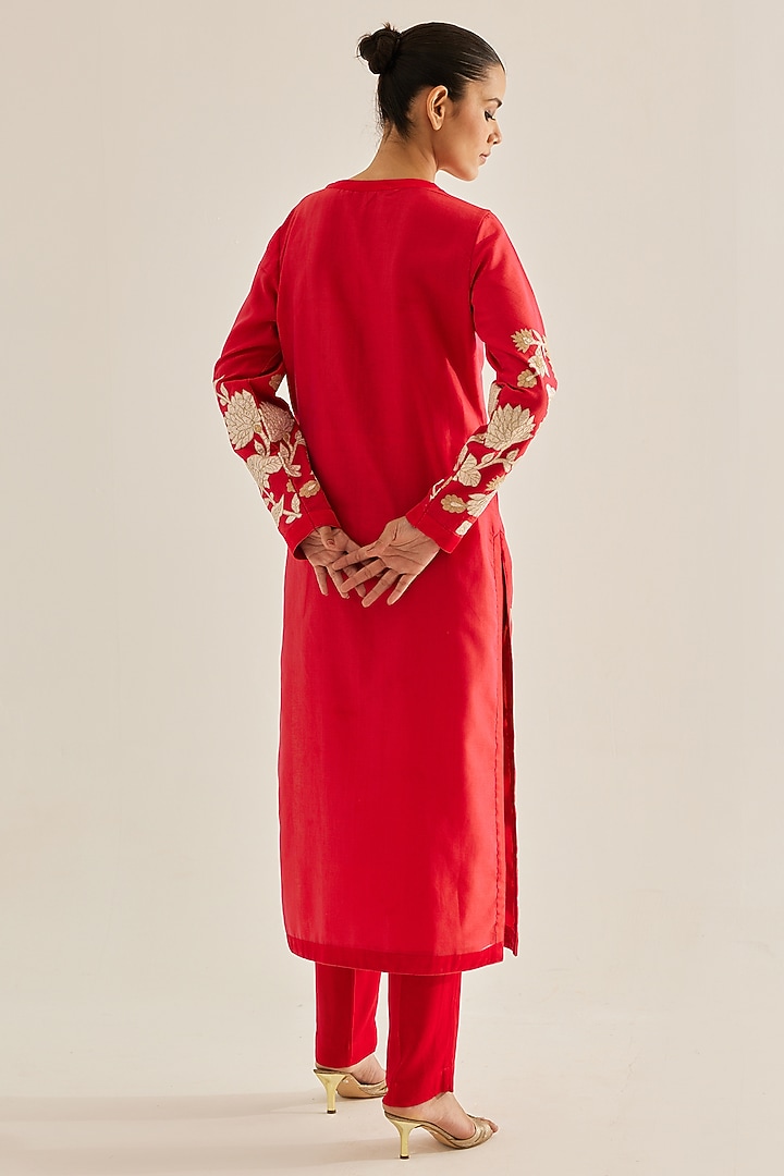 Maroon Silk Chanderi Embroidered Kurta Set by Shyam Narayan Prasad at Pernia's Pop Up Shop