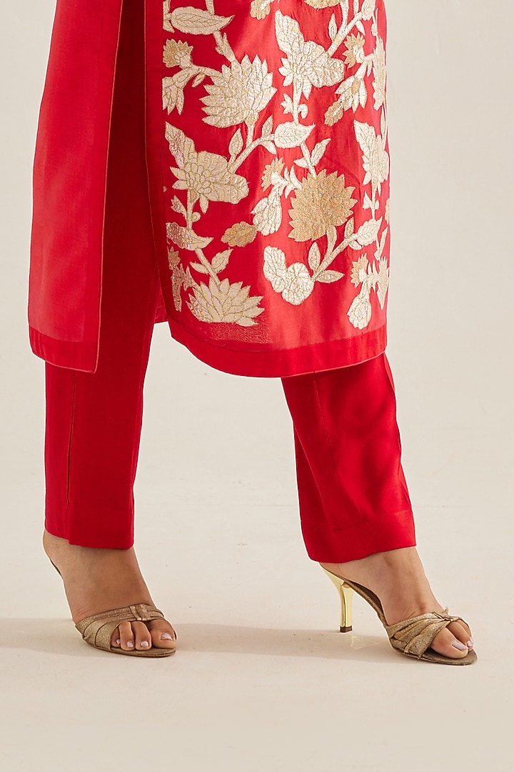 Maroon Silk Chanderi Embroidered Kurta Set by Shyam Narayan Prasad at Pernia's Pop Up Shop