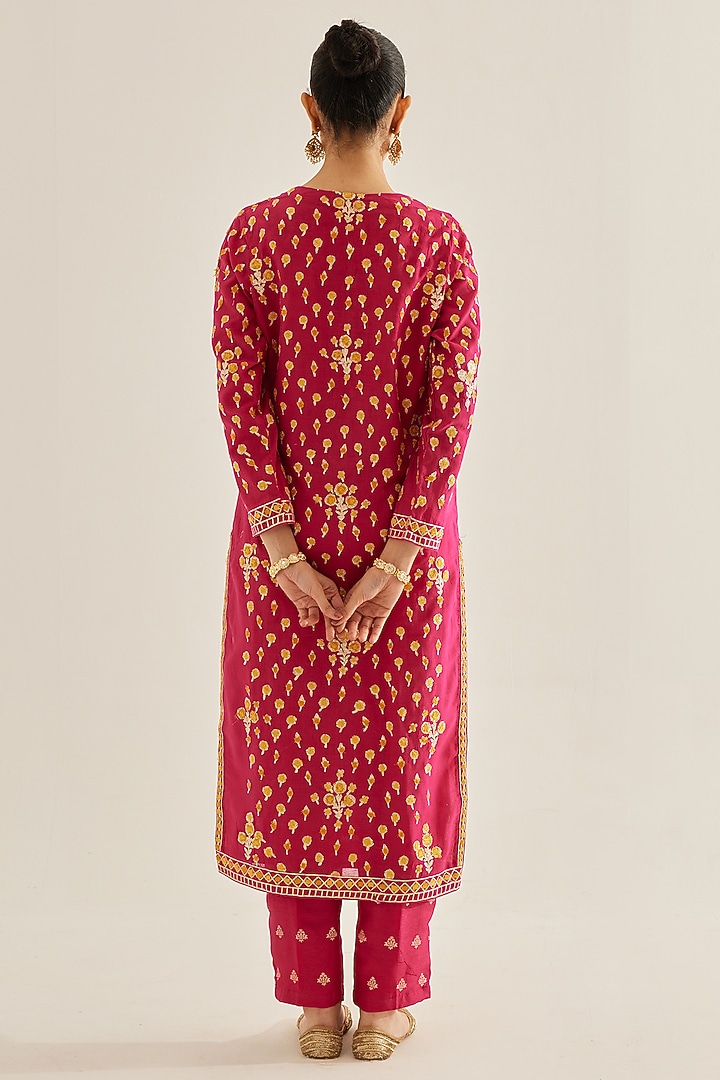 Red-Pink Silk Chanderi Thread Embroidered Kurta Set by Shyam Narayan Prasad at Pernia's Pop Up Shop