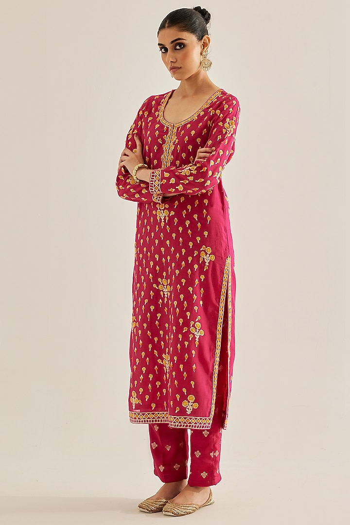 Red-Pink Silk Chanderi Thread Embroidered Kurta Set by Shyam Narayan Prasad at Pernia's Pop Up Shop