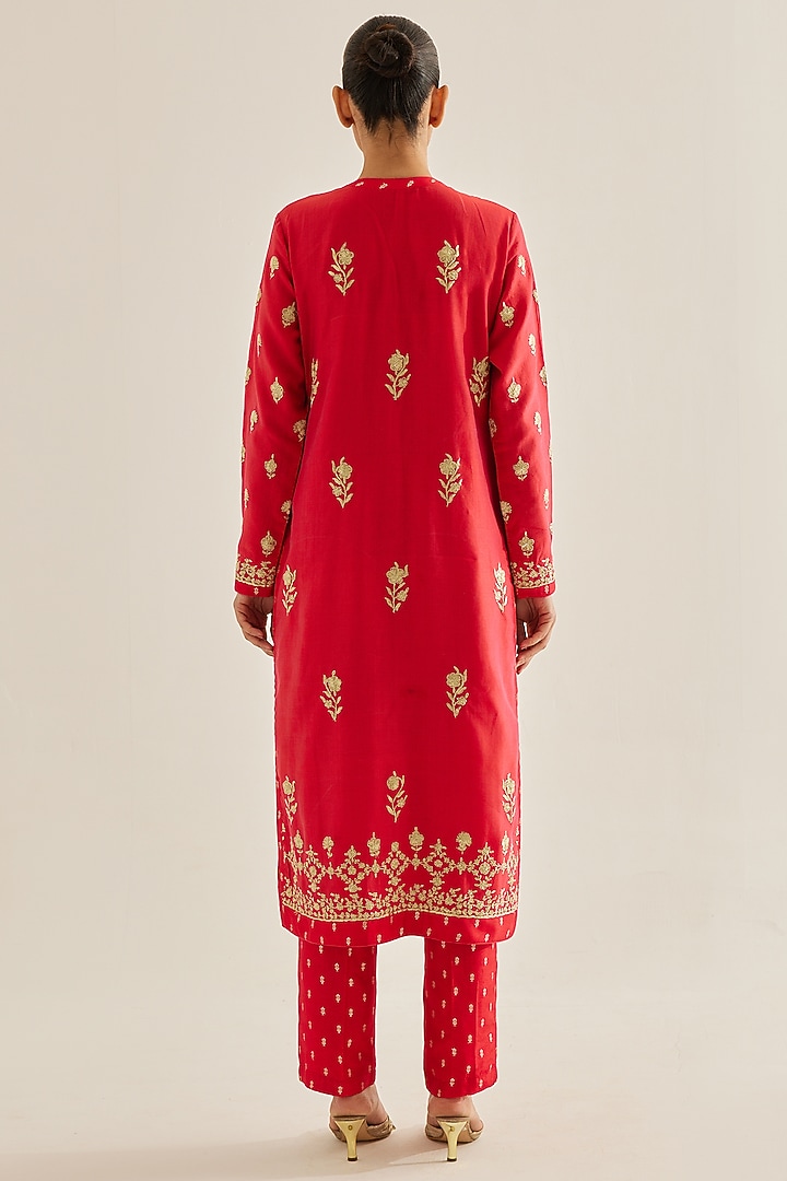 Red Silk Chanderi Embroidered Kurta Set by Shyam Narayan Prasad at Pernia's Pop Up Shop