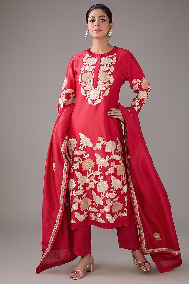 Red Silk Chanderi Applique Embroidered Kurta Set by Shyam Narayan Prasad at Pernia's Pop Up Shop