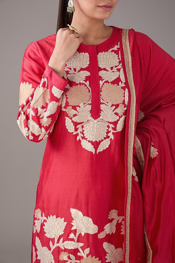 Red Silk Chanderi Applique Embroidered Kurta Set by Shyam Narayan Prasad at Pernia's Pop Up Shop