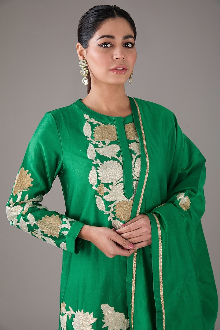 Green Silk Chanderi Applique Embroidered Kurta Set by Shyam Narayan Prasad at Pernia's Pop Up Shop
