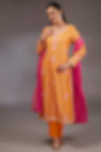 Mustard Yellow Chanderi Silk Dori Embroidered Kurta Set by Shyam Narayan Prasad at Pernia's Pop Up Shop