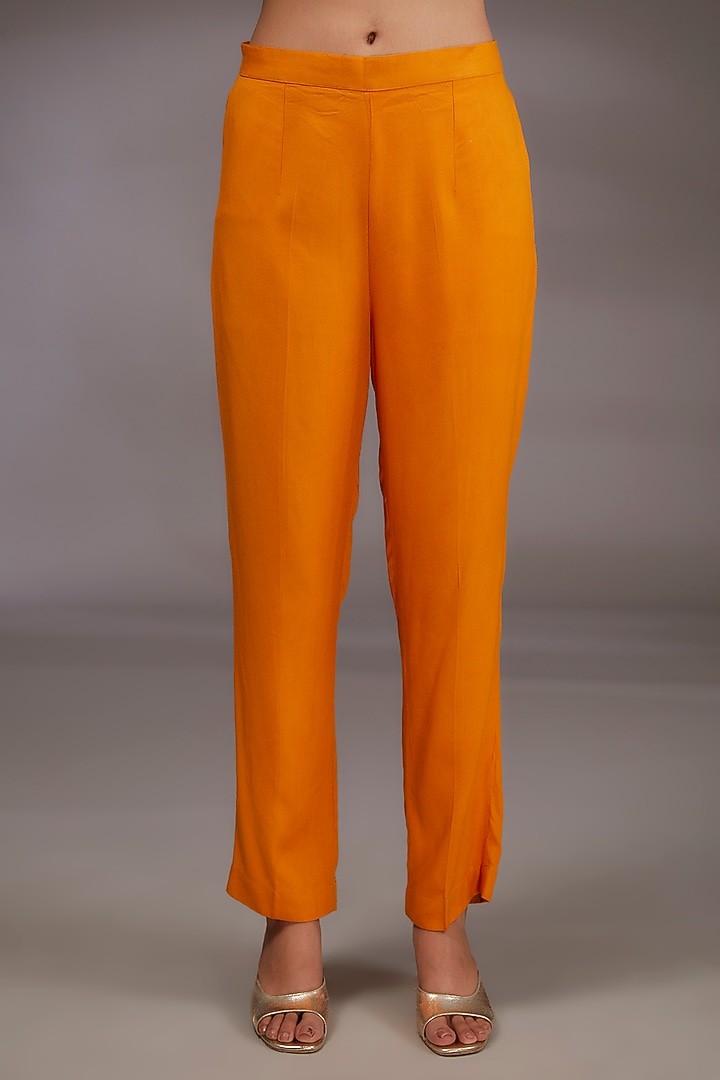 Mustard Yellow Chanderi Silk Dori Embroidered Kurta Set by Shyam Narayan Prasad at Pernia's Pop Up Shop