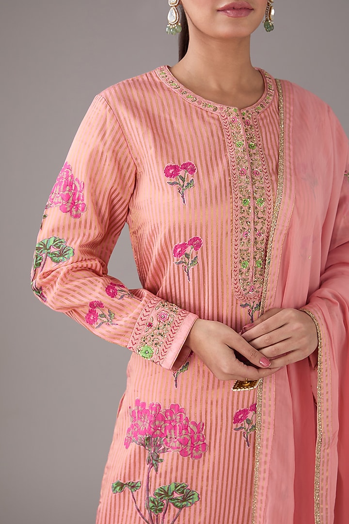 Peach Silk Chanderi Hand-Block Printed & Zardosi Embroidered Kurta Set by Shyam Narayan Prasad at Pernia's Pop Up Shop
