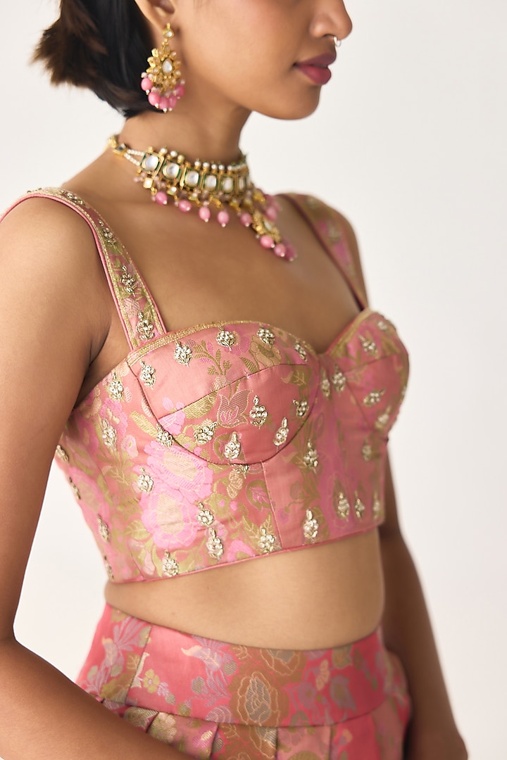 Tea Rose Brocade Pleated Wedding Lehenga Set by Shyam Narayan Prasad at Pernia's Pop Up Shop