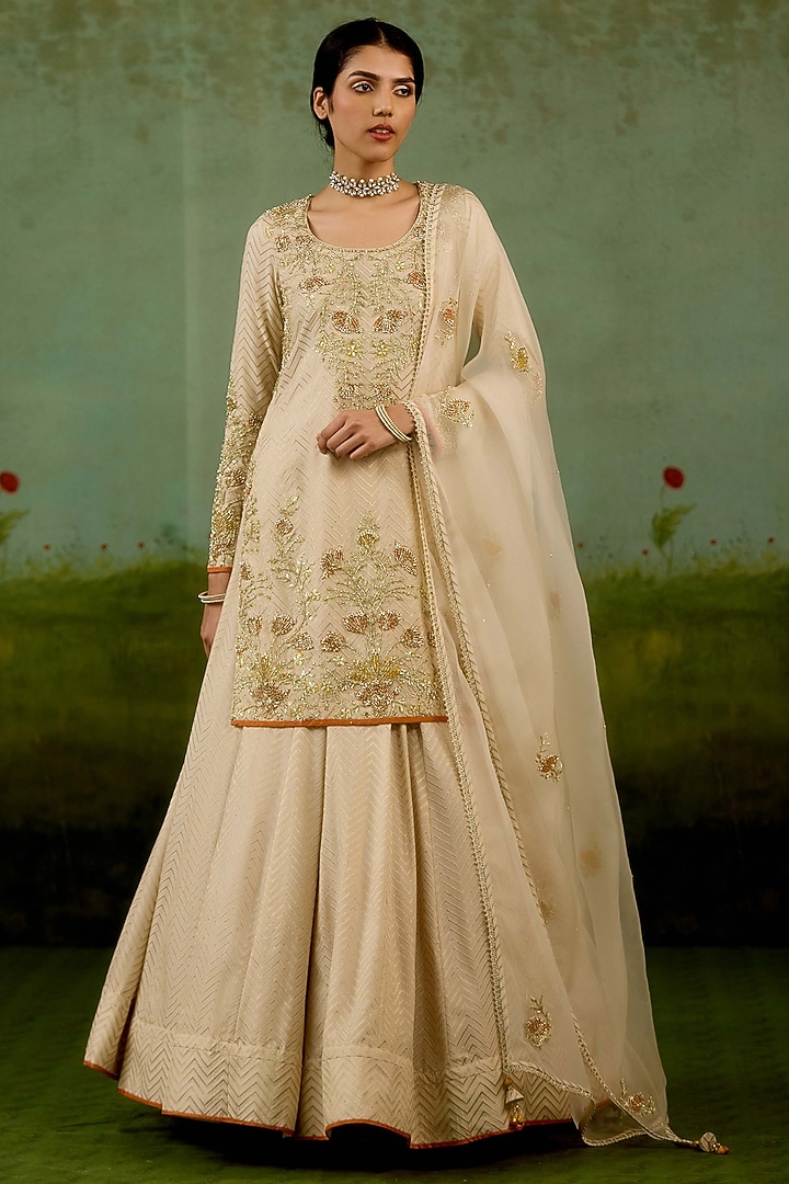 Ivory Banarasi Silk Zardosi Embroidered Kurta Set by Shyam Narayan Prasad at Pernia's Pop Up Shop