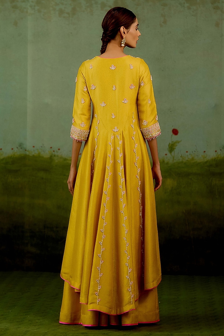 Yellow Banarasi Brocade Embroidered Wedding Anarkali Set by Shyam Narayan Prasad at Pernia's Pop Up Shop