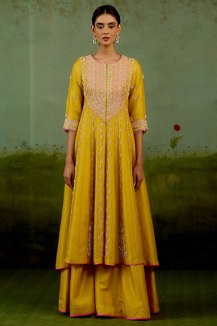 Yellow Banarasi Brocade Embroidered Wedding Anarkali Set by Shyam Narayan Prasad at Pernia's Pop Up Shop