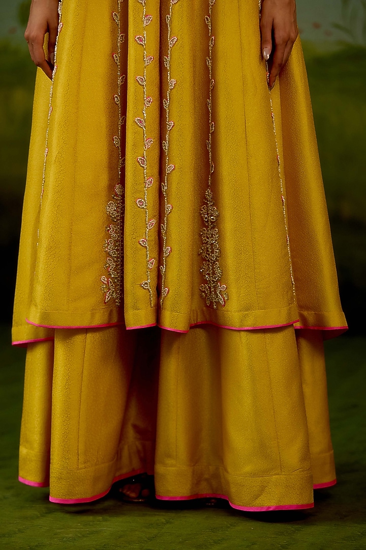 Yellow Banarasi Brocade Embroidered Wedding Anarkali Set by Shyam Narayan Prasad at Pernia's Pop Up Shop
