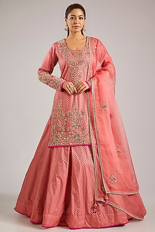 Salmon Pink Banarasi Silk Skirt Set by Shyam Narayan Prasad