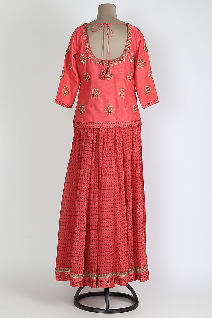 Coral Pink Embroidered Skirt Set by Shyam Narayan Prasad at Pernia's Pop Up Shop