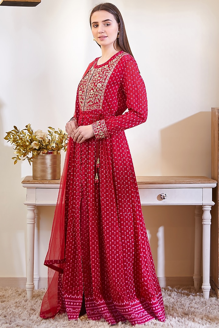 Maroon Embroidered Wedding Anarkali Set by Shyam Narayan Prasad at Pernia's Pop Up Shop