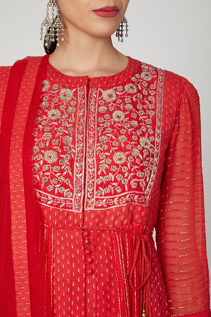 Red Embroidered Party Wear Anarkali Set by Shyam Narayan Prasad at Pernia's Pop Up Shop