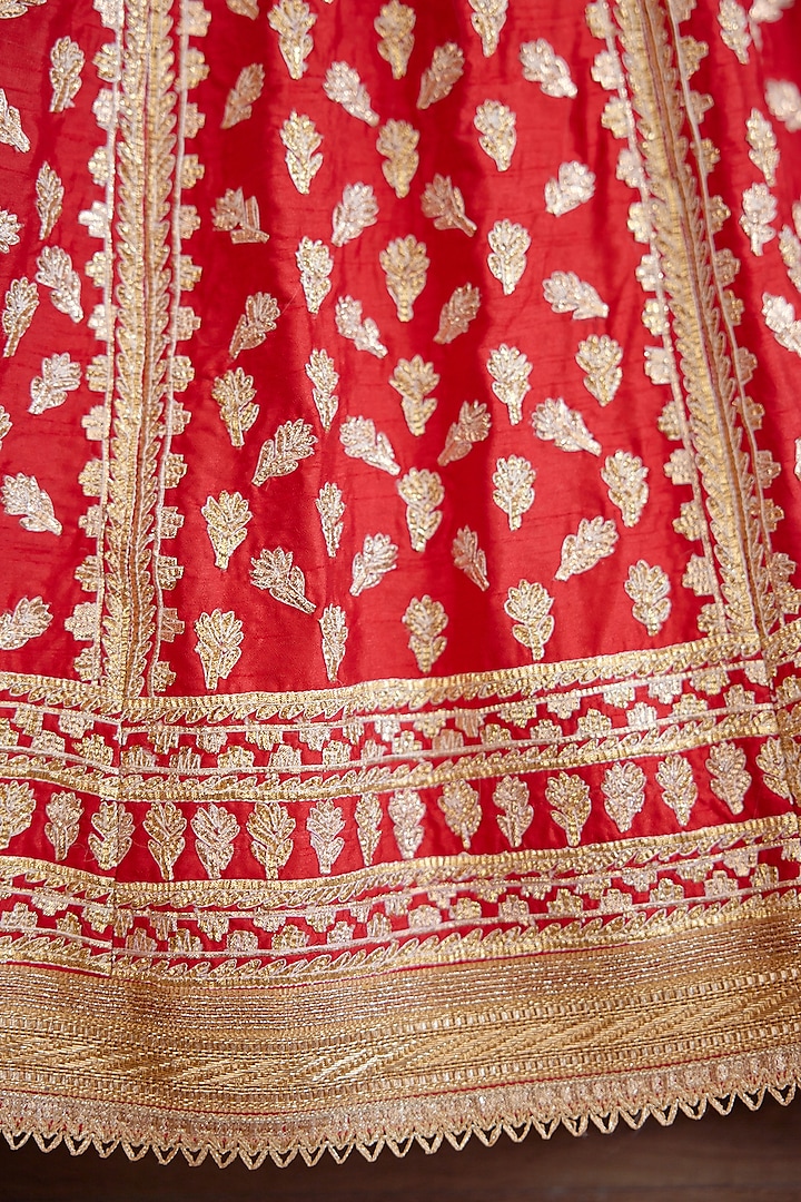 Red Maroon Embroidered Wedding Lehenga Set by Shyam Narayan Prasad at Pernia's Pop Up Shop