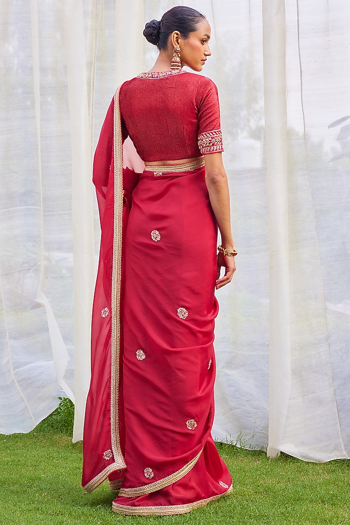 Red Maroon Embroidered Wedding Saree Set by Shyam Narayan Prasad at Pernia's Pop Up Shop