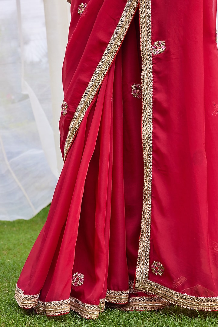 Red Maroon Embroidered Wedding Saree Set by Shyam Narayan Prasad at Pernia's Pop Up Shop