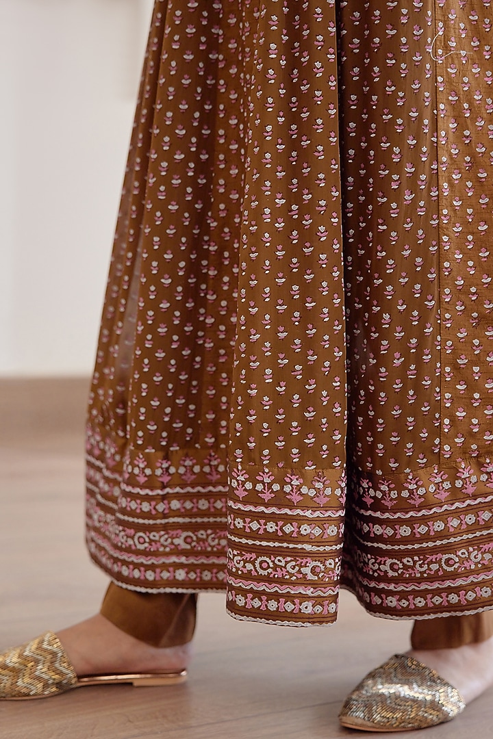 Brown Block Printed Wedding Anarkali Set by Shyam Narayan Prasad at Pernia's Pop Up Shop