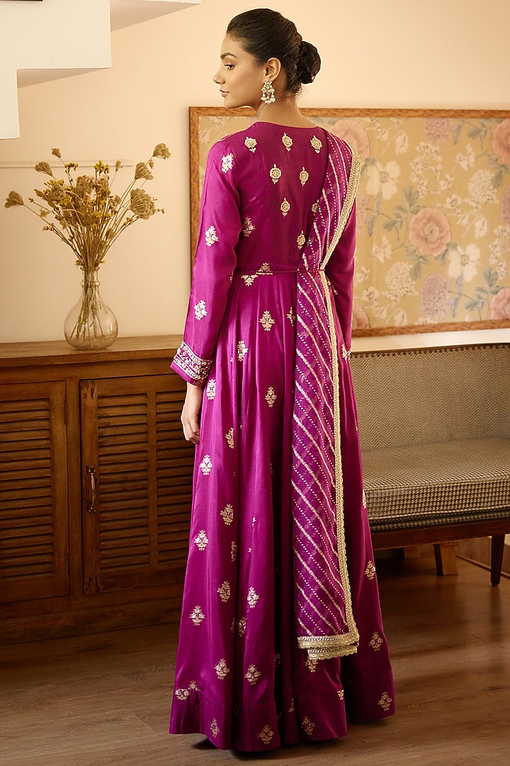 Wine Zardosi Embroidered Wedding Anarkali Set by Shyam Narayan Prasad at Pernia's Pop Up Shop