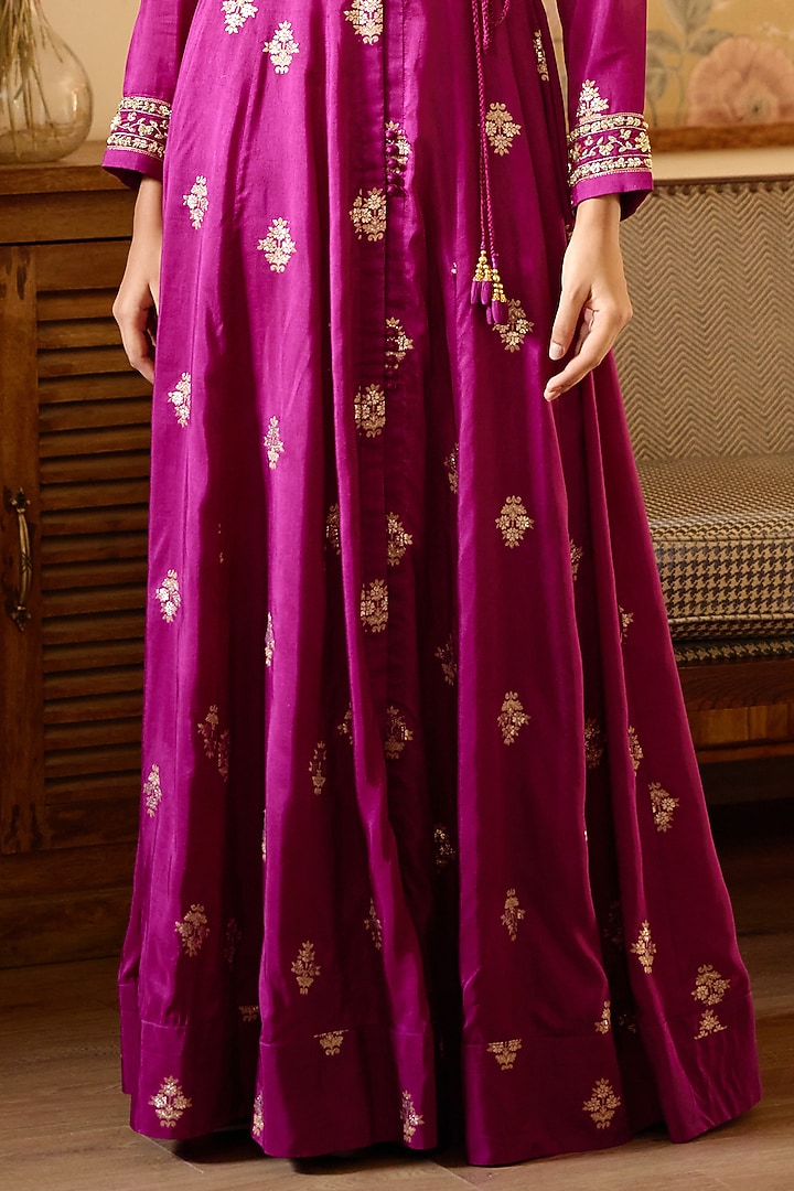 Wine Zardosi Embroidered Wedding Anarkali Set by Shyam Narayan Prasad at Pernia's Pop Up Shop