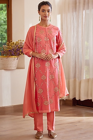 Rose Pink Embroidered Kurta Set by Shyam Narayan Prasad