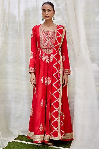 Red Embroidered Wedding Anarkali Set by Shyam Narayan Prasad at Pernia's Pop Up Shop