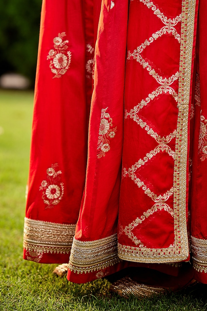 Red Embroidered Wedding Anarkali Set by Shyam Narayan Prasad at Pernia's Pop Up Shop
