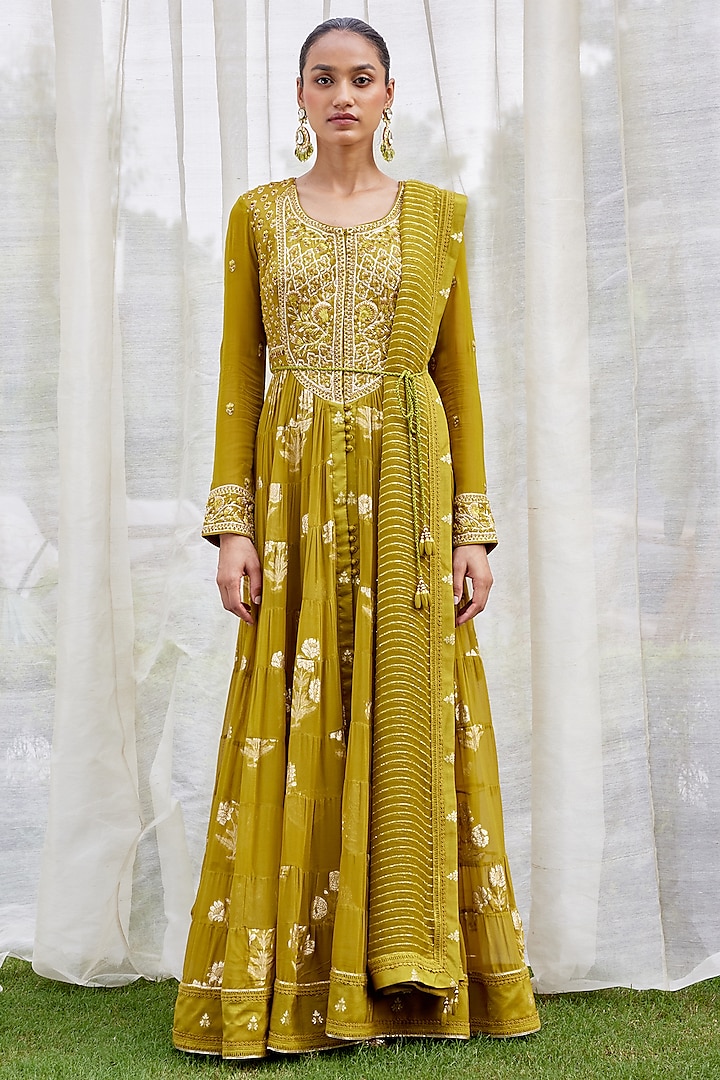 Mehendi Green Embroidered Anarkali Set by Shyam Narayan Prasad at Pernia's Pop Up Shop