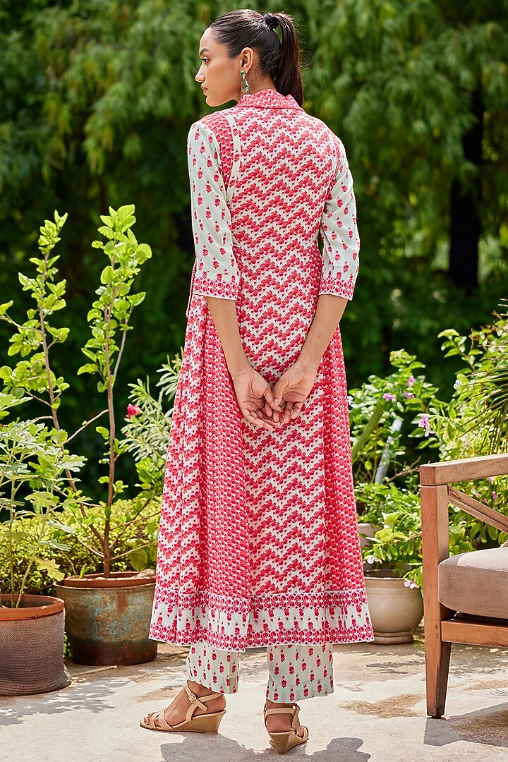 Red Printed Angrakha Kurta Set by Shyam Narayan Prasad at Pernia's Pop Up Shop