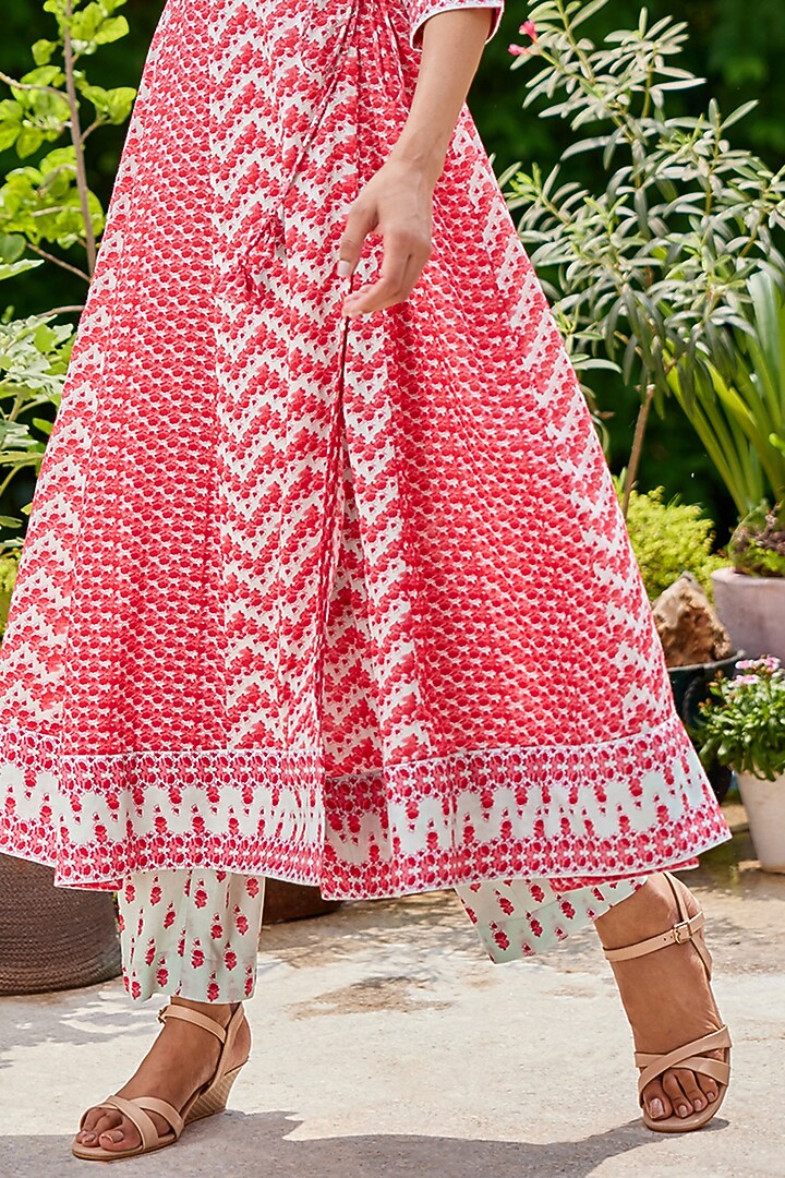 Red Printed Angrakha Kurta Set by Shyam Narayan Prasad at Pernia's Pop Up Shop