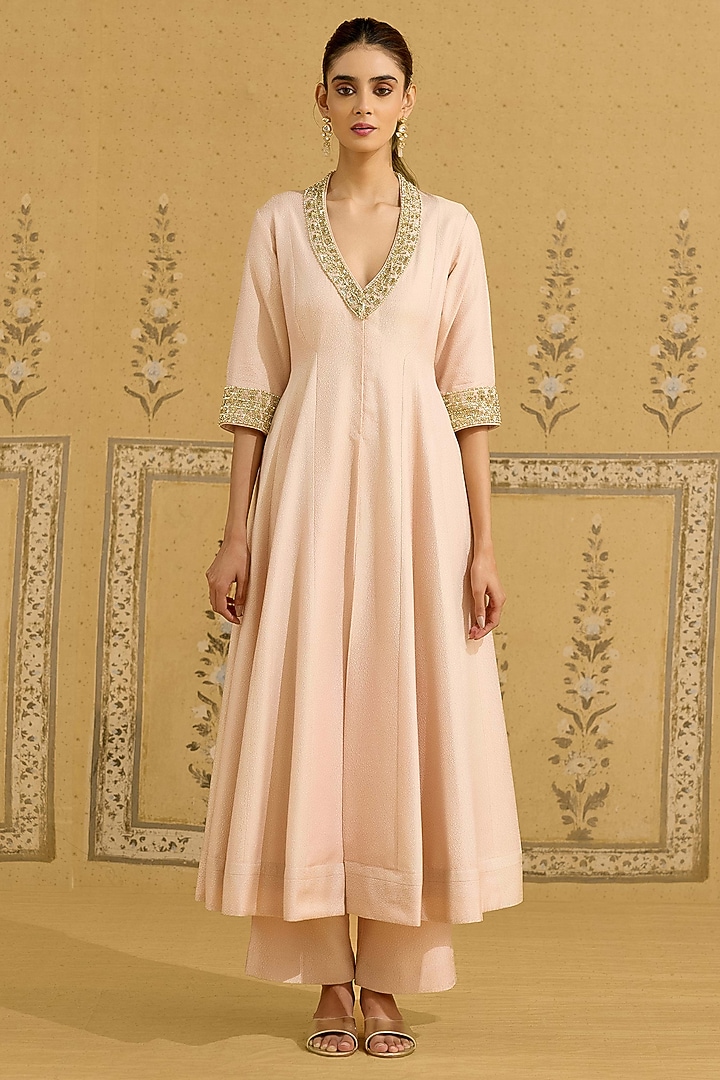 Powder Pink Banarasi Brocade Embroidered Kurta Set by Shyam Narayan Prasad at Pernia's Pop Up Shop