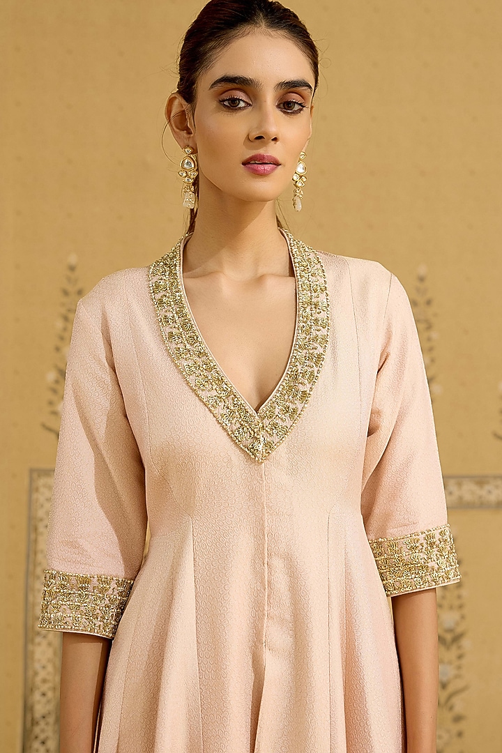 Powder Pink Banarasi Brocade Embroidered Kurta Set by Shyam Narayan Prasad at Pernia's Pop Up Shop