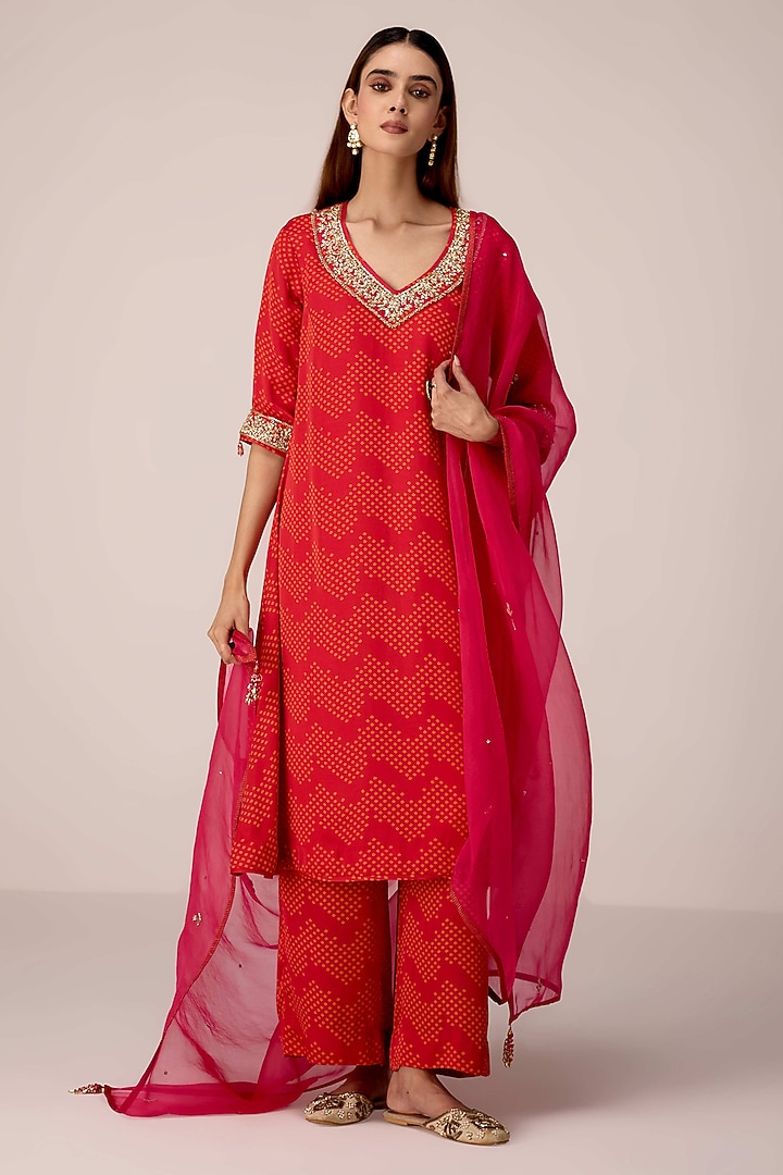 Maroon Modal Satin Bandhani Printed & Zardosi Embroidered Kurta Set by Shyam Narayan Prasad at Pernia's Pop Up Shop