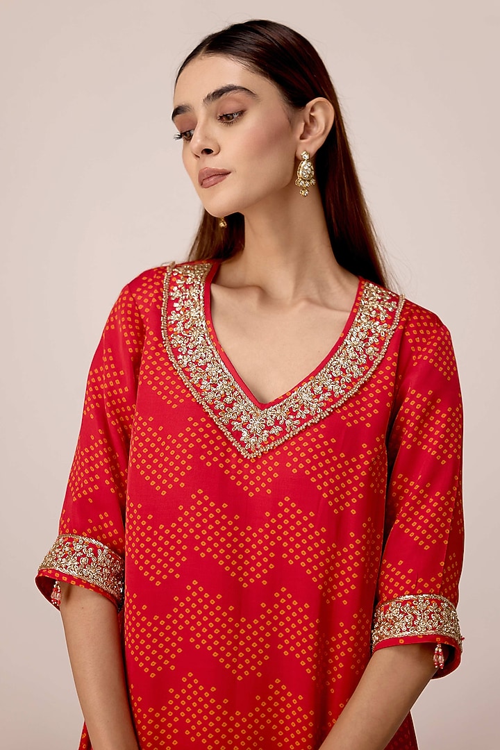 Maroon Modal Satin Bandhani Printed & Zardosi Embroidered Kurta Set by Shyam Narayan Prasad at Pernia's Pop Up Shop