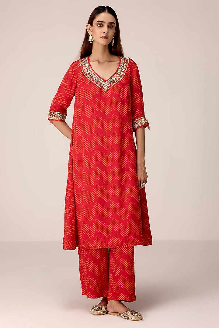 Maroon Modal Satin Bandhani Printed & Zardosi Embroidered Kurta Set by Shyam Narayan Prasad at Pernia's Pop Up Shop