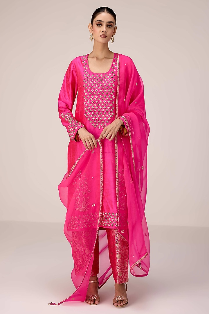 Fuchsia Pink Raw Silk Zardosi Embroidered Kurta Set by Shyam Narayan Prasad at Pernia's Pop Up Shop