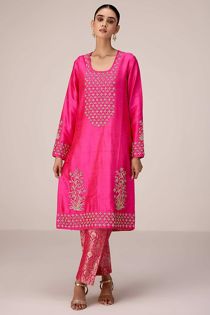 Fuchsia Pink Raw Silk Zardosi Embroidered Kurta Set by Shyam Narayan Prasad at Pernia's Pop Up Shop