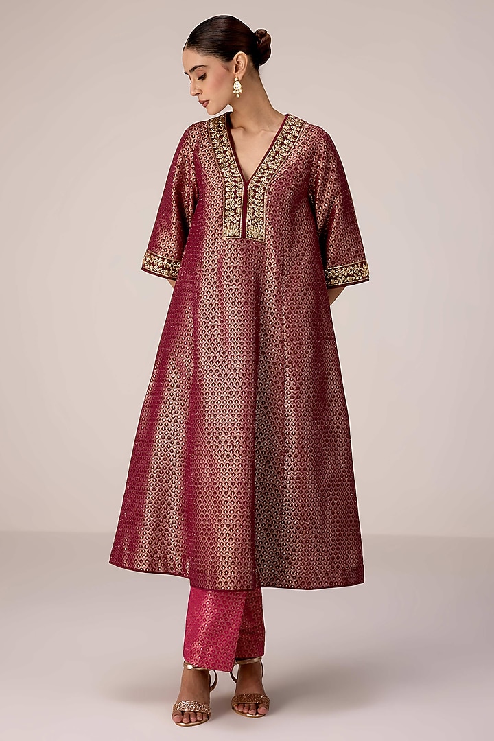 Wine Silk Banarasi Brocade Zardosi Embroidered Kurta Set by Shyam Narayan Prasad at Pernia's Pop Up Shop