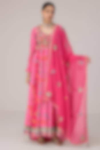 Pink Dola Silk Zardosi Embroidered Wedding Anarkali Set by Shyam Narayan Prasad at Pernia's Pop Up Shop