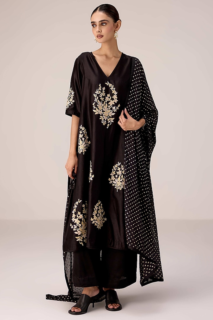 Black Chanderi Patch Embroidered Flared Kurta Set by Shyam Narayan Prasad at Pernia's Pop Up Shop