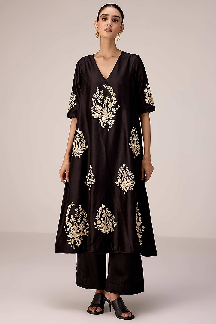 Black Chanderi Patch Embroidered Flared Kurta Set by Shyam Narayan Prasad at Pernia's Pop Up Shop