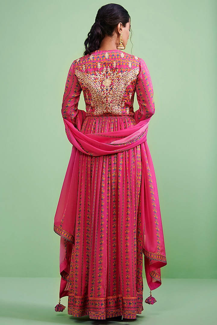 French Fuchsia Gota Embroidered Kurta Set by Shyam Narayan Prasad at Pernia's Pop Up Shop