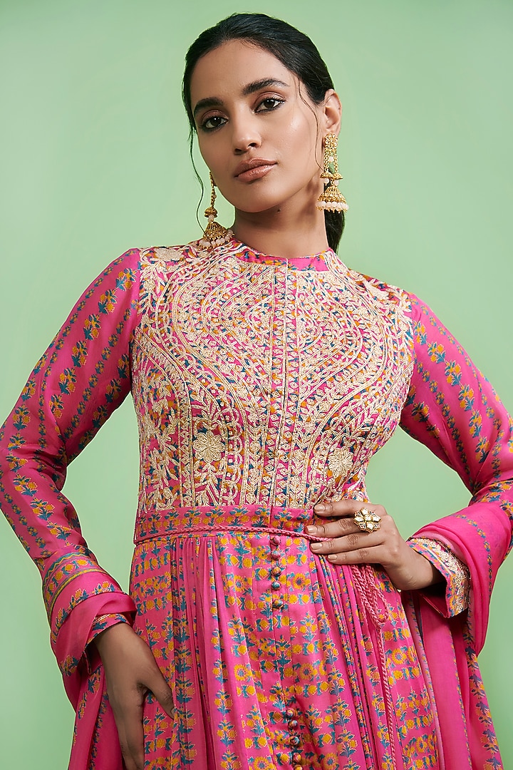 French Fuchsia Gota Embroidered Kurta Set by Shyam Narayan Prasad at Pernia's Pop Up Shop